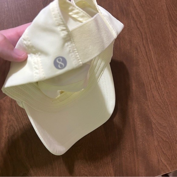 Ladies golf/tennis cap - Picture 2 of 2